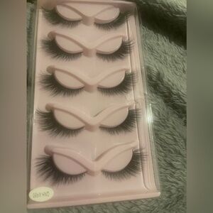Cat Lashes